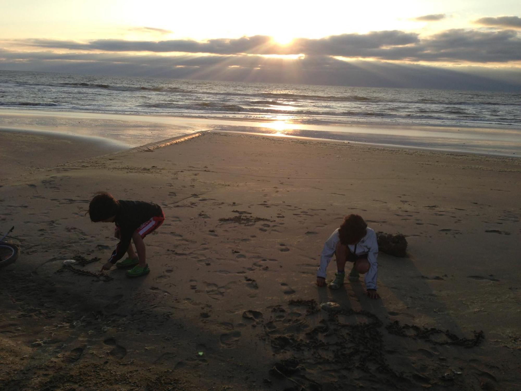 נורדוויק Beach Rose, 1 Free Parking, 2 Min. From Beach, Jacuzzi מראה חיצוני תמונה