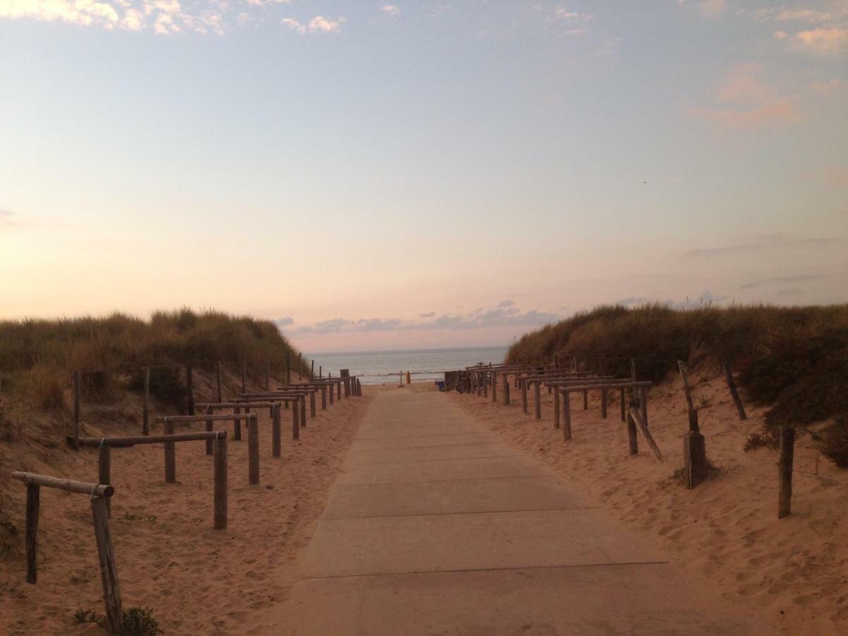 נורדוויק Beach Rose, 1 Free Parking, 2 Min. From Beach, Jacuzzi מראה חיצוני תמונה